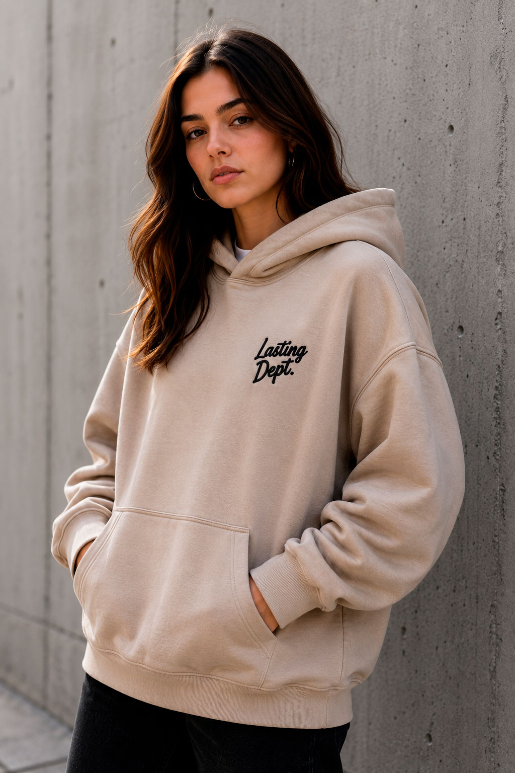 Sudadera personalizada con logo bordado en el pecho